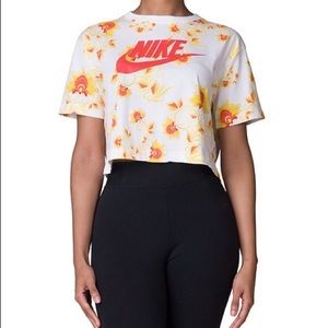Nike Womens Floral Crop Top